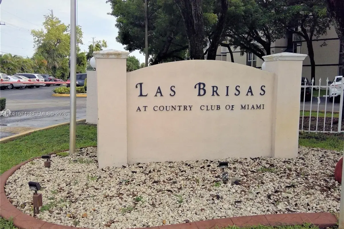 7075 NW 186th St #C207, Hialeah: photo 1 of 13