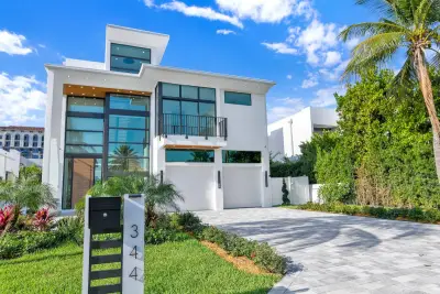 344 NE 2nd St, Boca Raton: photo 1 of 48