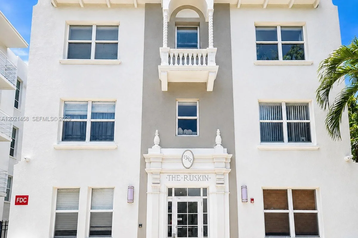 1542 Drexel Ave #105, Miami Beach: photo 1 of 8