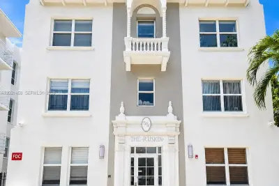 1542 Drexel Ave #105, Miami Beach: photo 1 of 8
