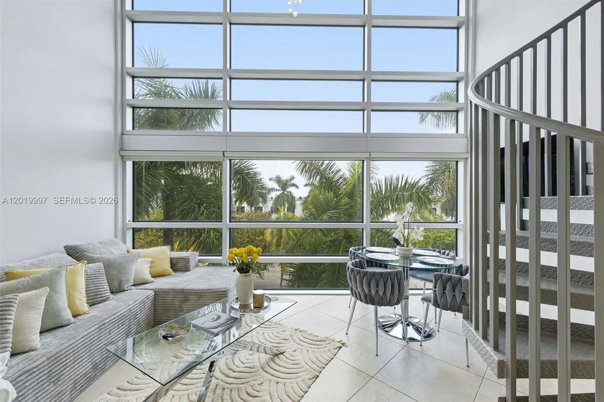 421 Meridian Ave #16, Miami Beach: photo 1 of 35