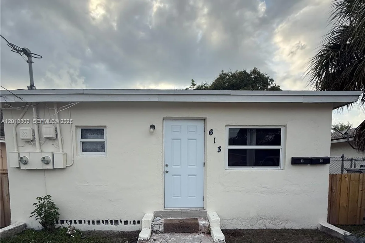 613 NW 15th Ave #1-E, Pompano Beach: photo 1 of 6