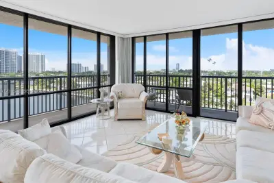 2017 S Ocean Dr #910, Hallandale Beach: photo 1 of 31
