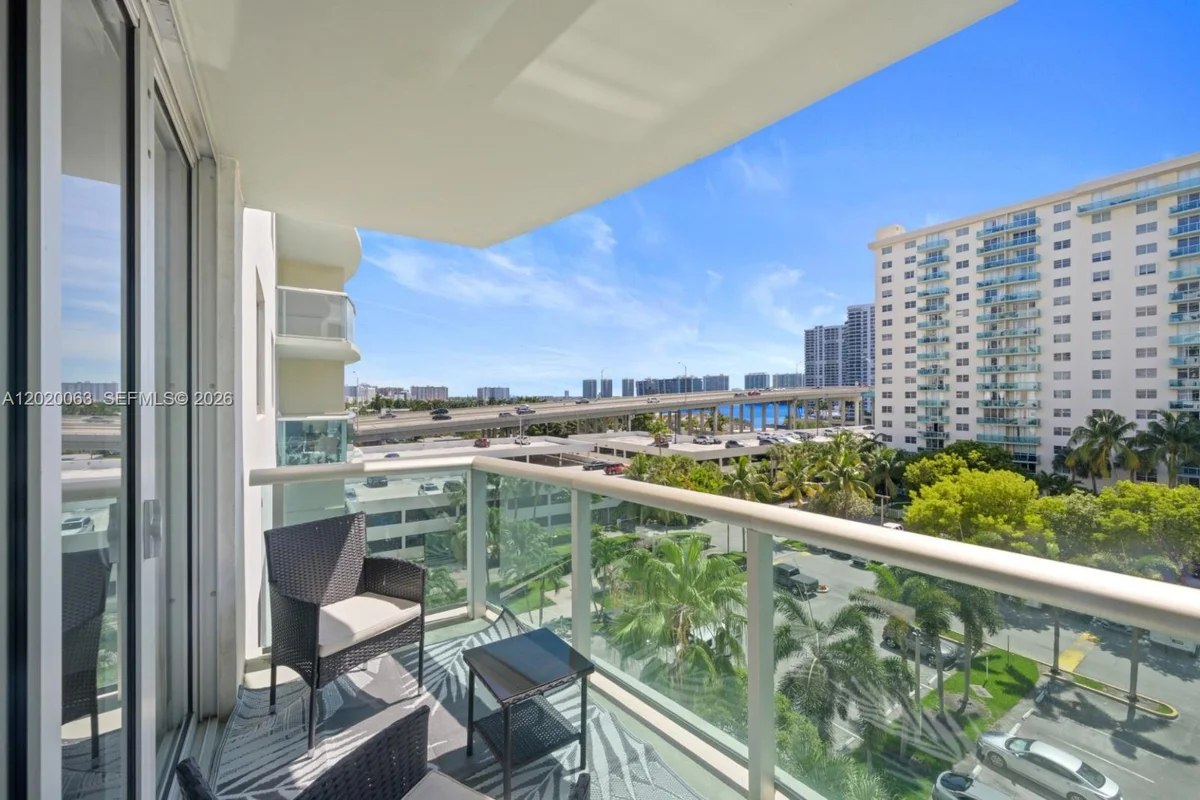 19380 Collins Ave #609, Sunny Isles Beach: photo 1 of 15