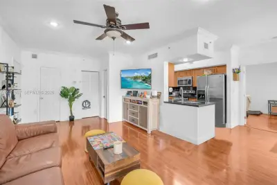 11650 SW 2nd St #16303, Pembroke Pines: photo 1 of 25