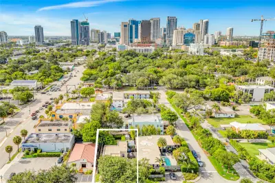 11 SE 13th St, Fort Lauderdale: photo 1 of 45