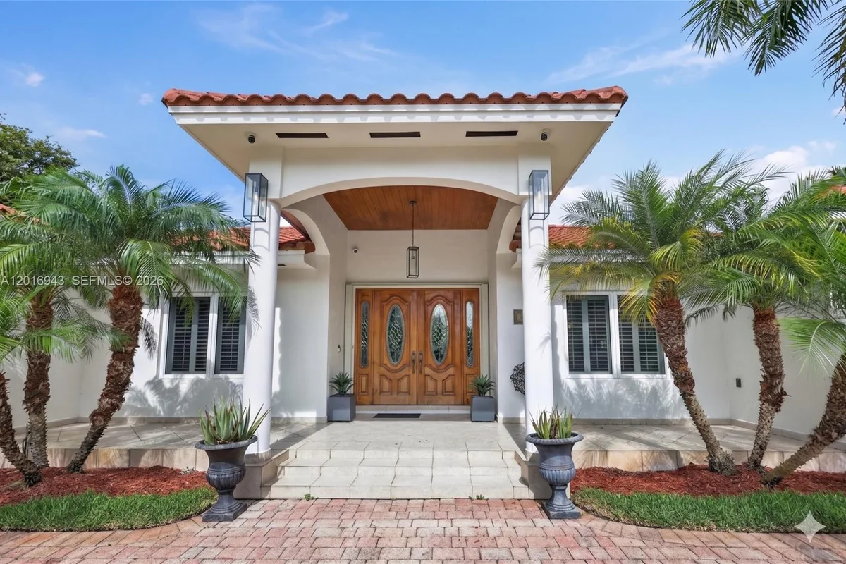 18461 SW 83rd Ave, Cutler Bay: photo 1 of 36