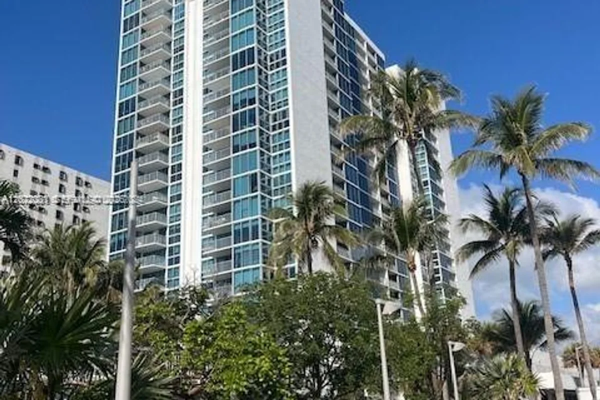 2655 Collins Ave #2302, Miami Beach: photo 1 of 36
