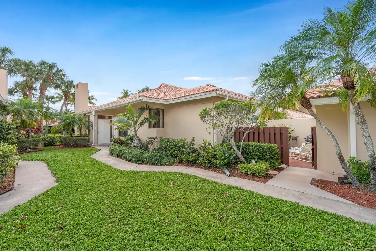 135 Old Meadow Way, Palm Beach Gardens: photo 1 of 23