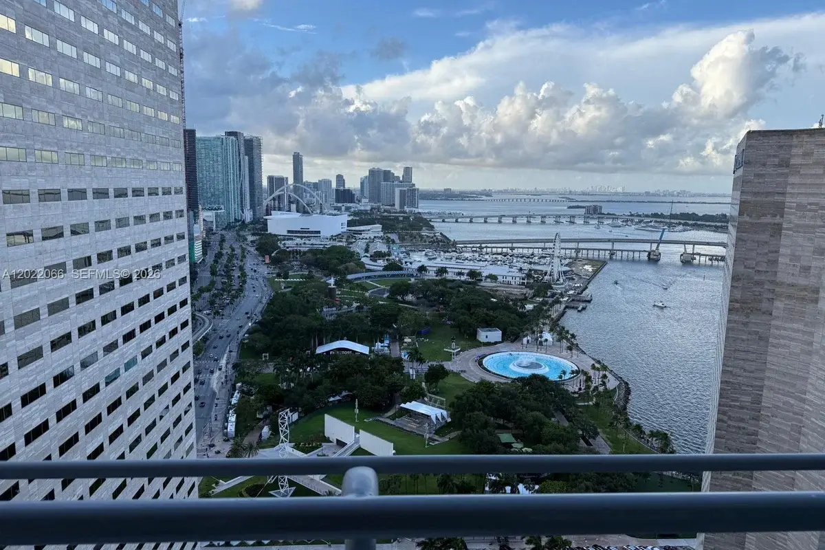 325 S Biscayne Blvd #3620, Miami: photo 1 of 3