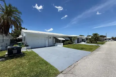 8107 NW 58th Pl, Tamarac: photo 1 of 3
