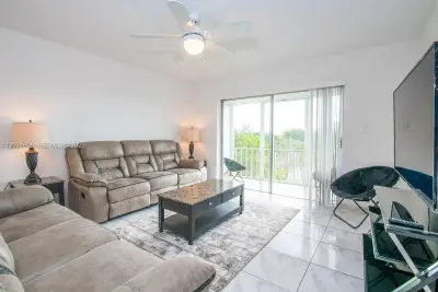 4650 Washington St #502, Hollywood: photo 1 of 26