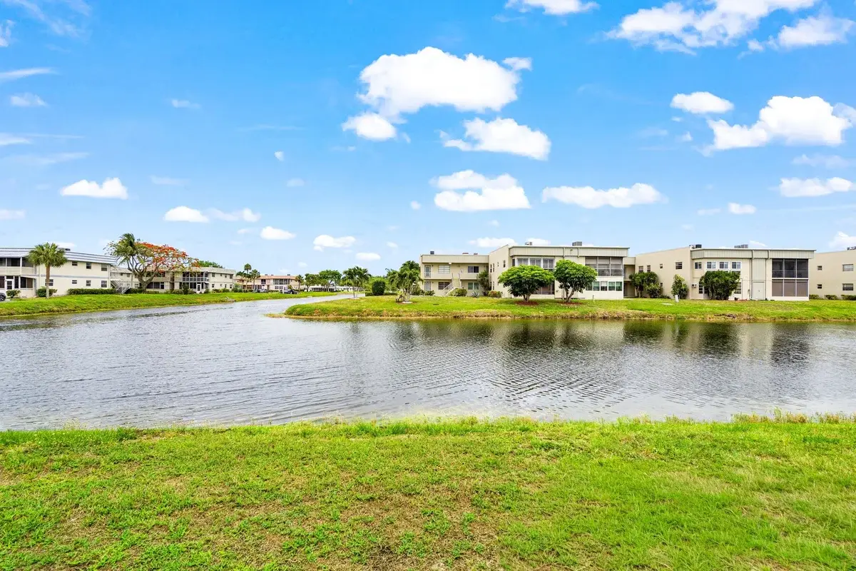 360 Monaco Ct, Delray Beach: photo 1 of 26