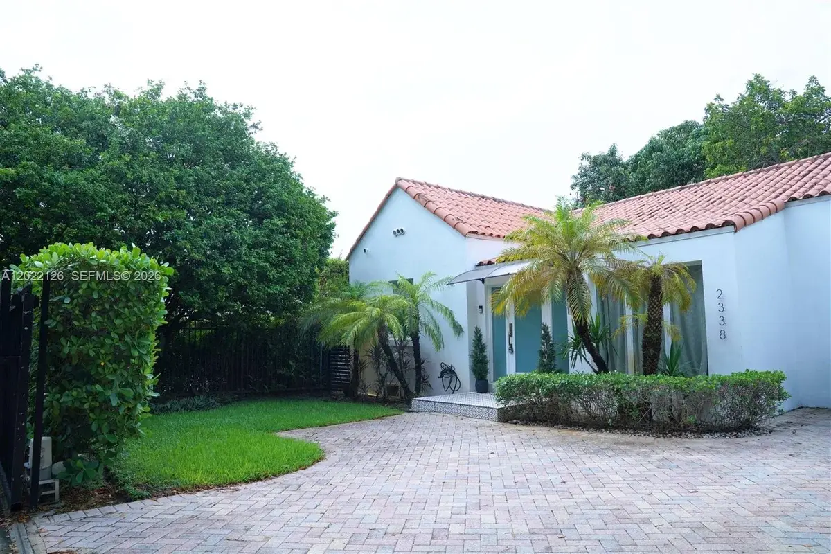 2338 SW 11th St, Miami: photo 1 of 64