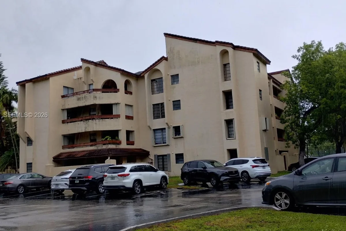 12455 SW 93rd Ter #208T, Miami: photo 1 of 5
