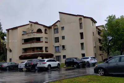 12455 SW 93rd Ter #208T, Miami: photo 1 of 5