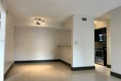 18224 Mediterranean Blvd #2-17, Miami: photo 1 of 24