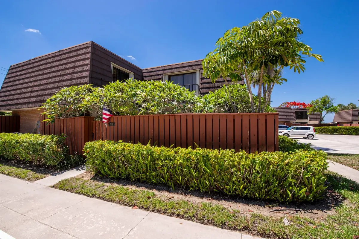 1913 19th Ct, Jupiter: photo 1 of 23