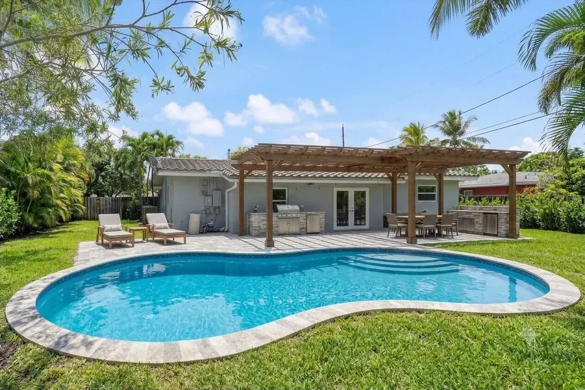 4461 NE 19th Ave, Oakland Park: photo 1 of 25