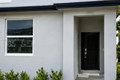 27640 SW 156th Ct, Homestead: photo 1 of 7