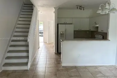 4513 Woodland Cir, Tamarac: photo 1 of 14