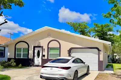 1555 NW 6th Ave, Pompano Beach: photo 1 of 59