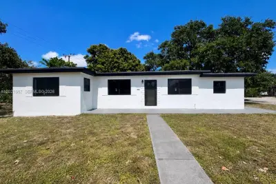 16301 NW 32nd Ave, Miami Gardens: photo 1 of 24