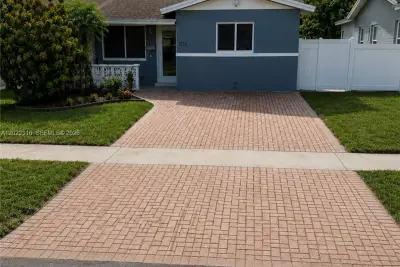 Villa in Lauderhill: photo 1 of 6
