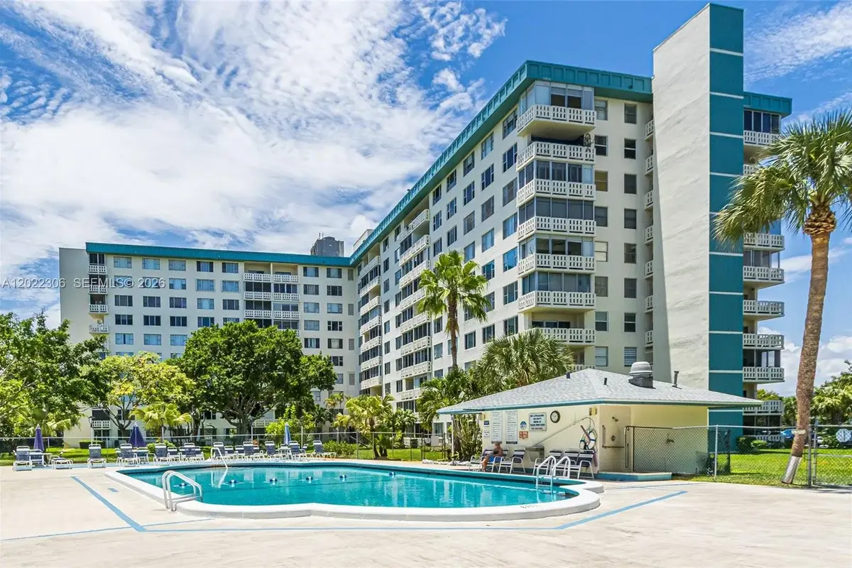 4330 Hillcrest Dr #506, Hollywood: photo 1 of 37