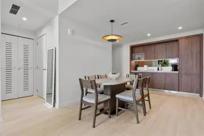 1611 SW 2nd Ave #817, Miami: photo 1 of 36