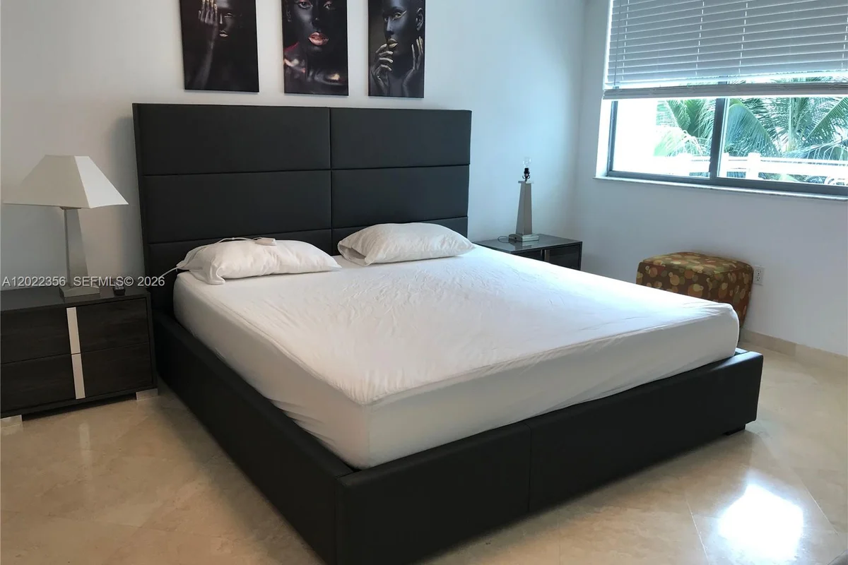 110 Washington Ave #1614, Miami Beach: photo 1 of 22