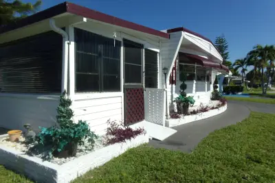 6385 Cypress Ln, Atlantis: photo 1 of 46