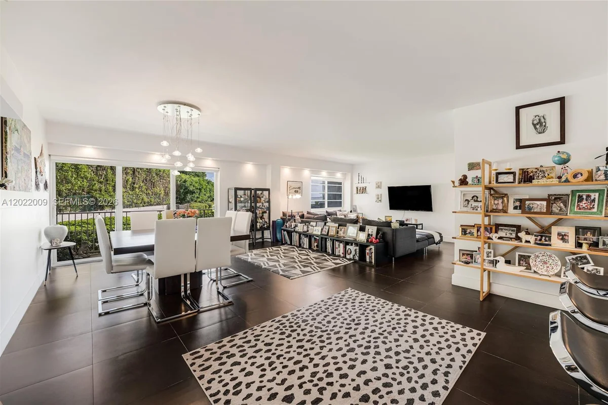 1700 NE 105th St #108, Miami Shores: photo 1 of 19