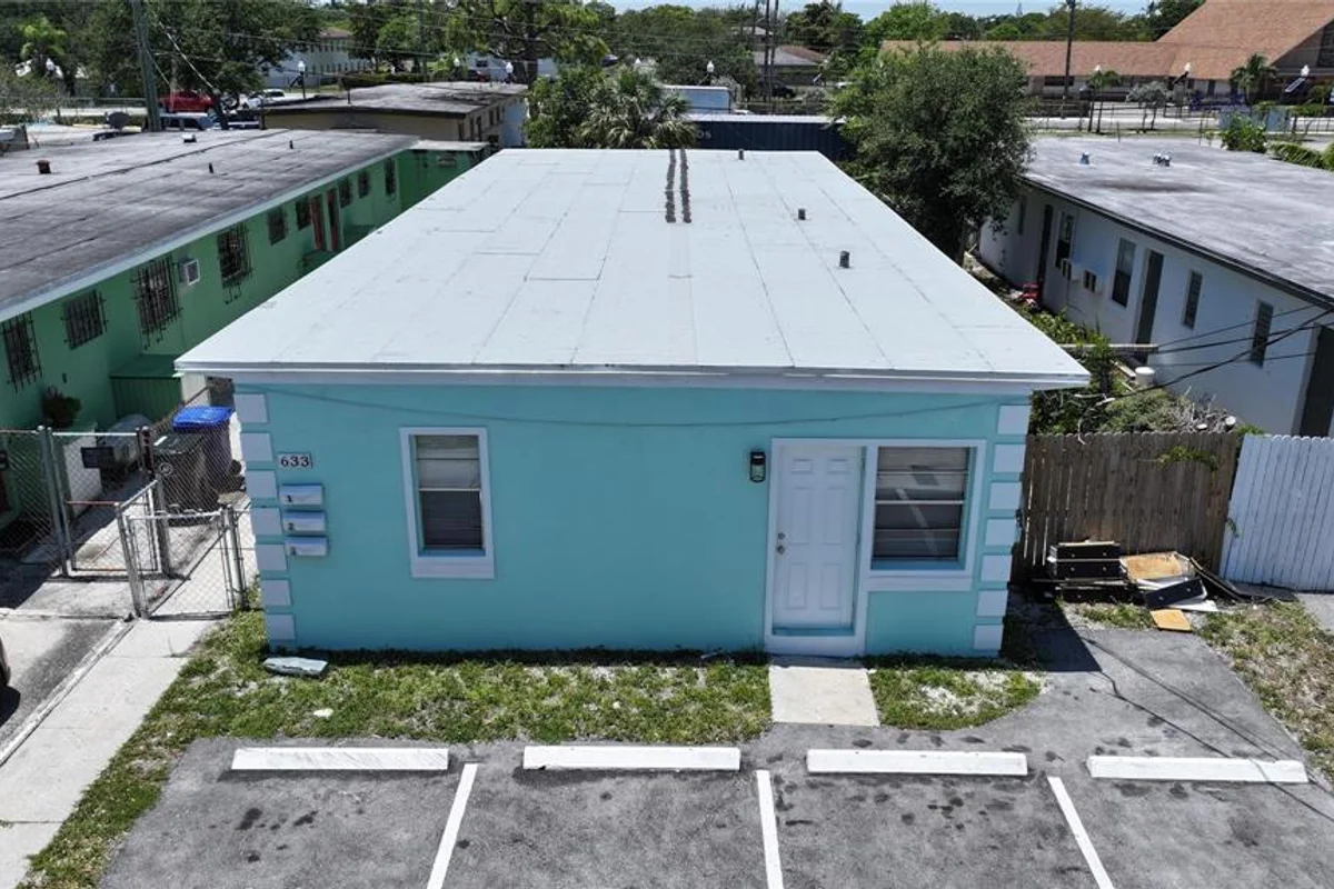 633 NW 15th Ter, Fort Lauderdale: photo 1 of 6