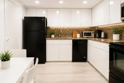 401 Golden Isles Dr #402, Hallandale Beach: photo 1 of 18