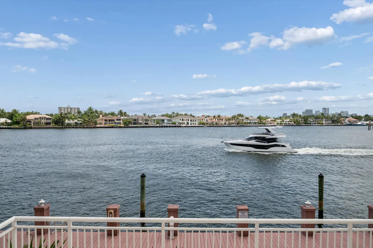 511 Bayshore Dr #206, Fort Lauderdale: photo 1 of 23