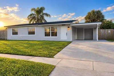 5630 SW 37th Ct, Davie: photo 1 of 11
