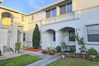 870 NE 212th Ter #2, Miami: photo 1 of 25
