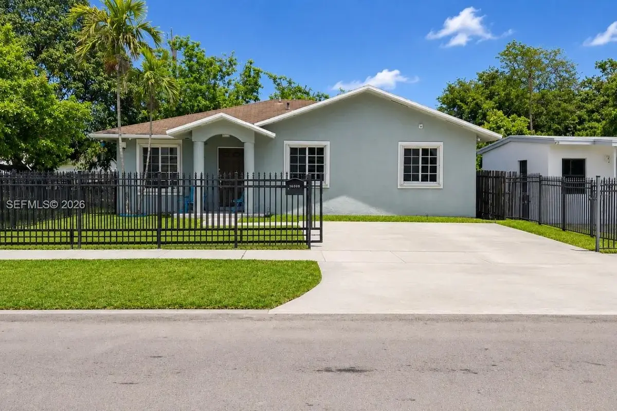 16009 NW 27th Ave, Miami Gardens: photo 1 of 6