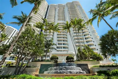 21050 Point Pl #302, Aventura: photo 1 of 33