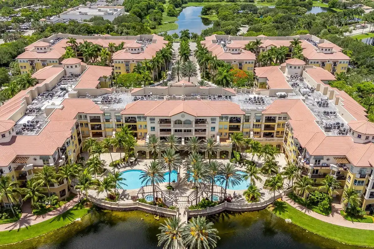16102 Emerald Estates Dr #128, Weston: photo 1 of 63