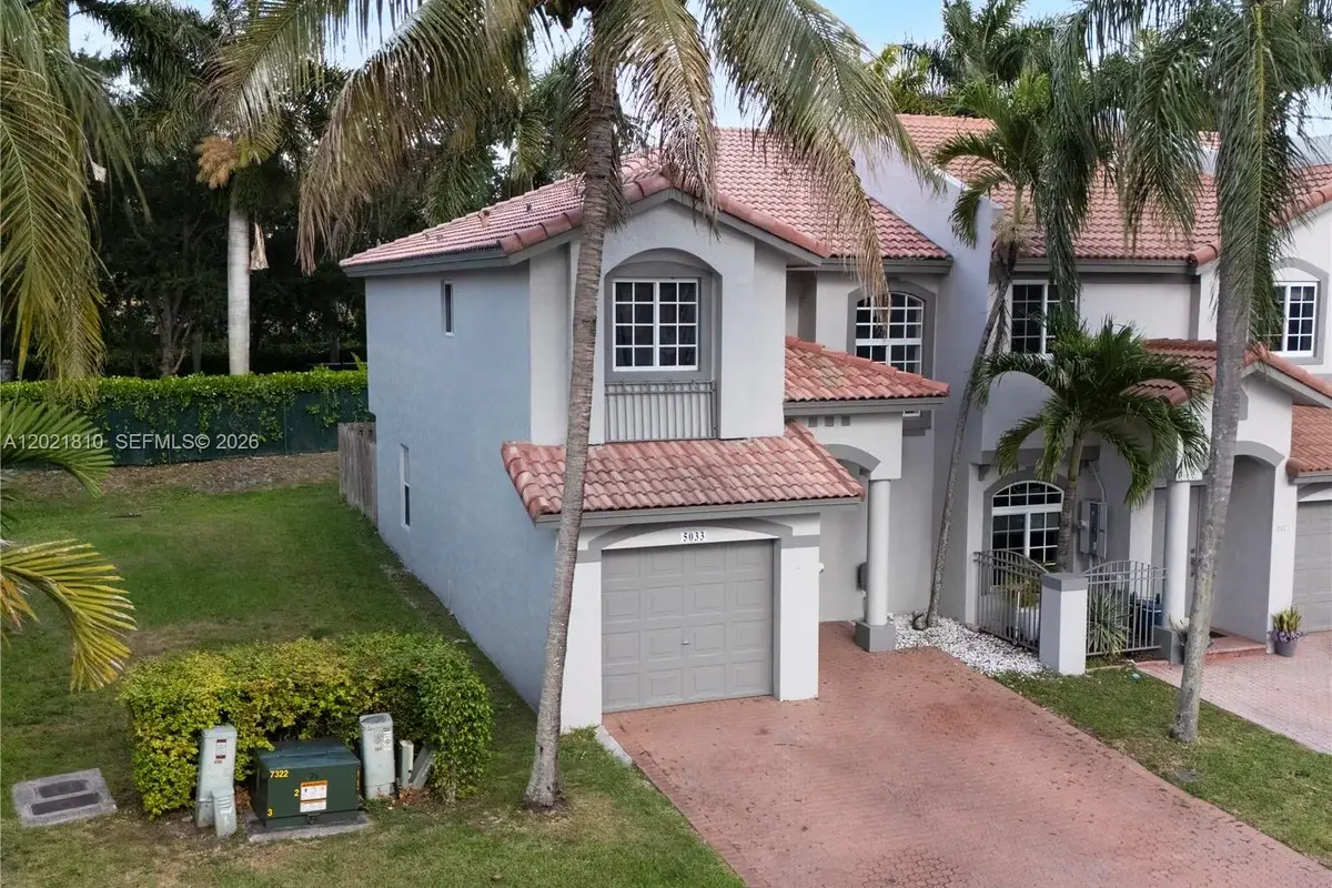5033 NW 114th Ct, Doral: photo 1 of 25