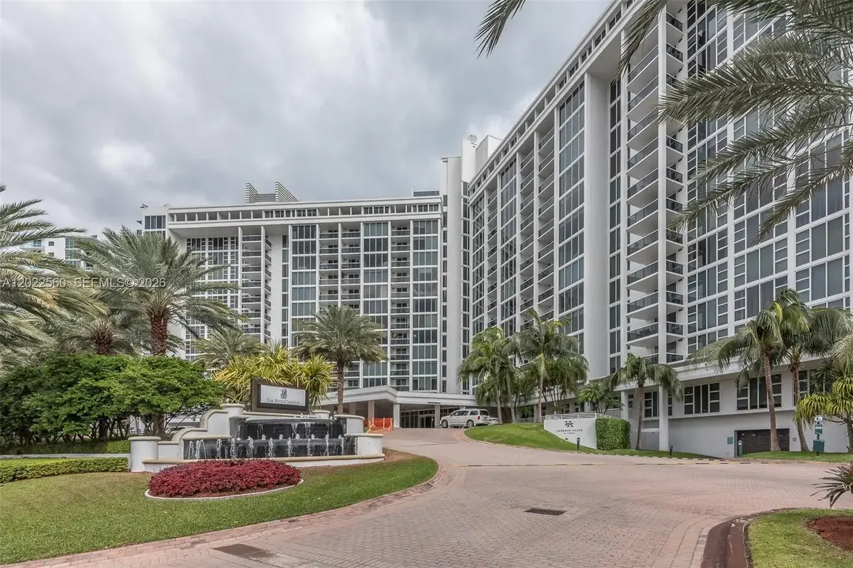 10275 Collins Ave #706, Bal Harbour: photo 1 of 25