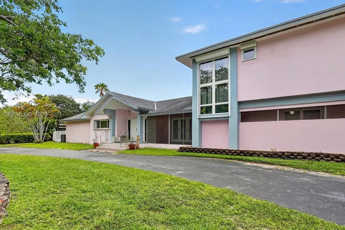 11651 SW 64th Ave, Pinecrest: photo 1 of 4