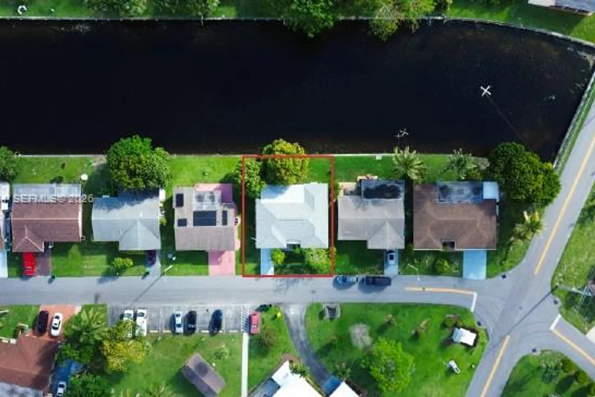 6013 NW 68th, Tamarac: photo 1 of 20