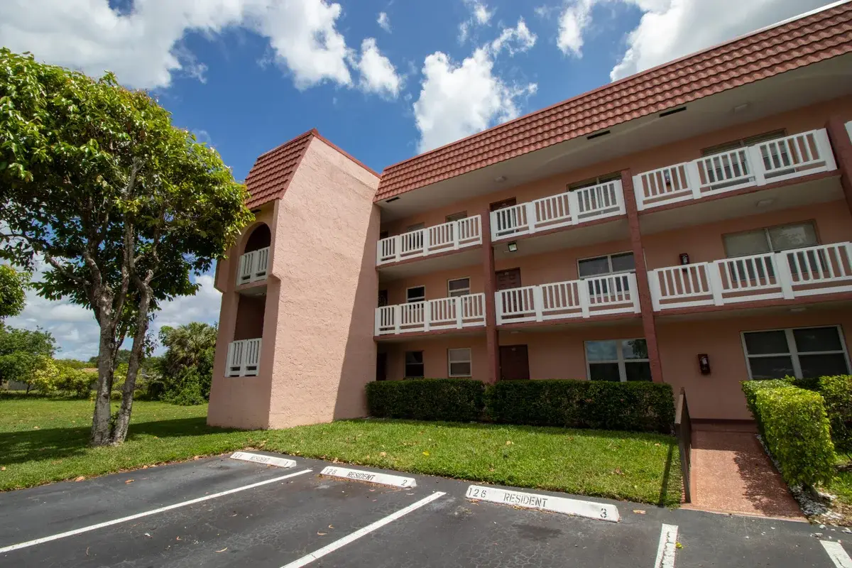9621 Sunrise Lakes Blvd #102, Sunrise: photo 1 of 13