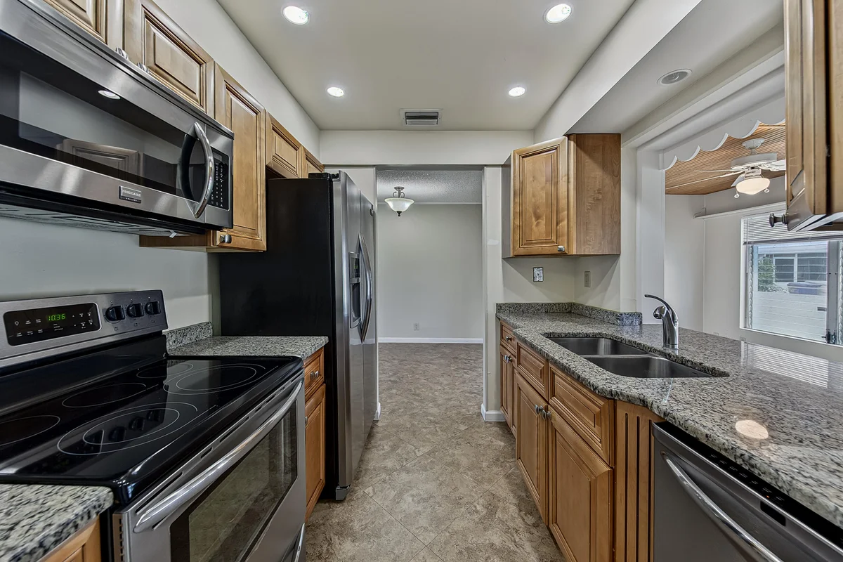 2581 E Golf Blvd, Pompano Beach: photo 1 of 55