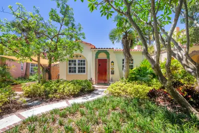 714 Sunset Rd, West Palm Beach: photo 1 of 31