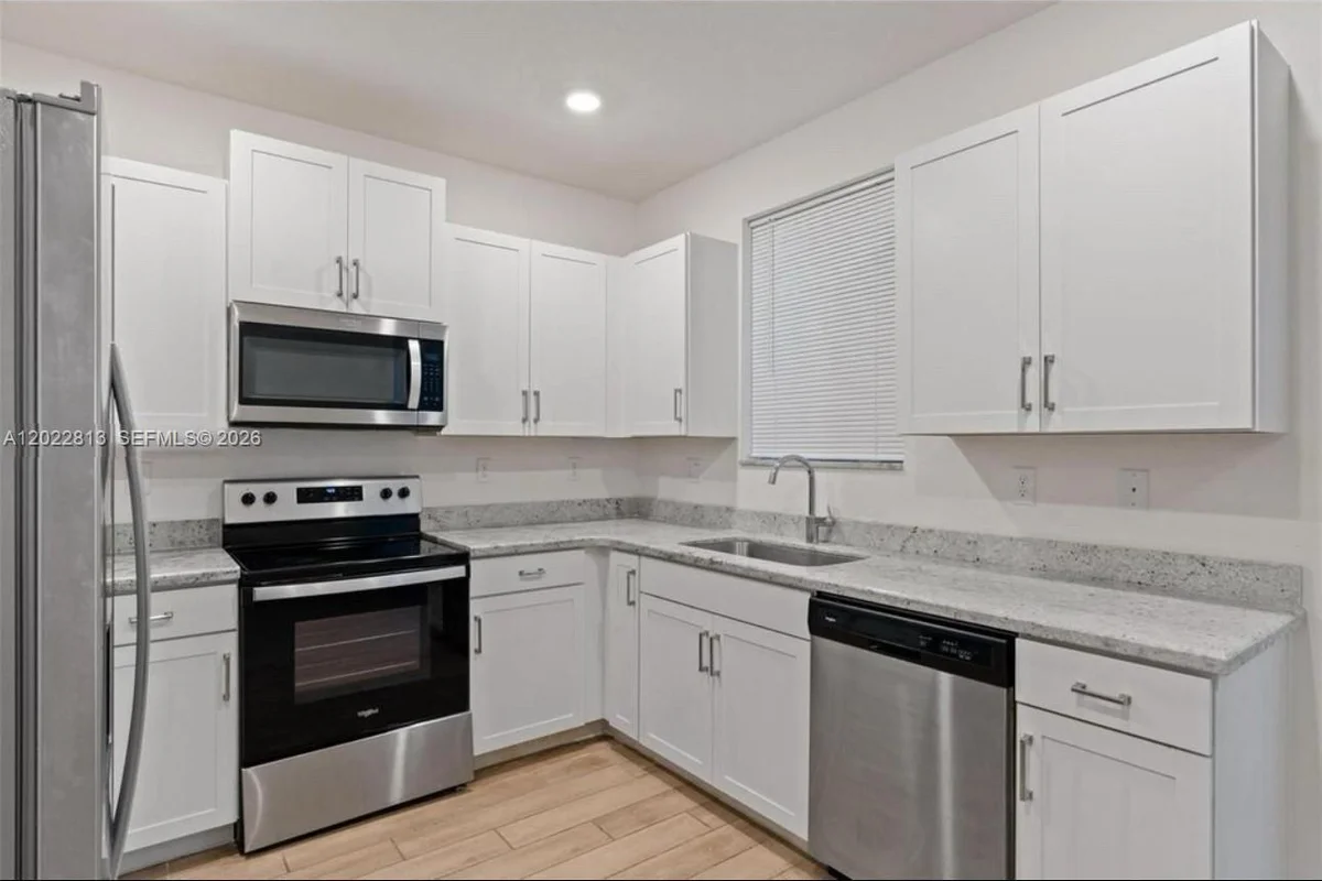 2474 SE 10th Ct, Homestead: photo 1 of 22
