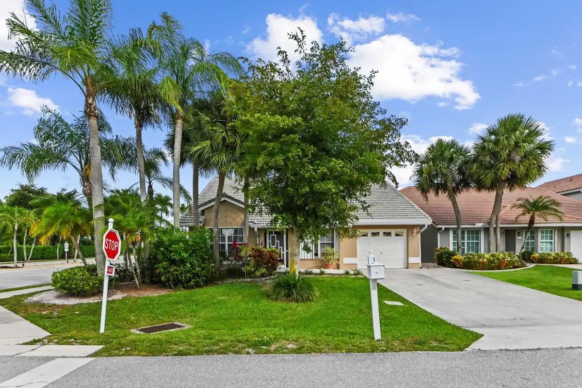 18377 Fresh Lake Way, Boca Raton: photo 1 of 34